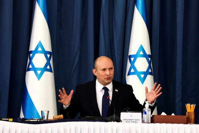Le Premier ministre israélien Naftali Bennett s'exprime lors de la réunion hebdomadaire du Cabinet au ministère des Affaires étrangères, à Jérusalem, le 8 août 2021. (REUTERS/File Photo)