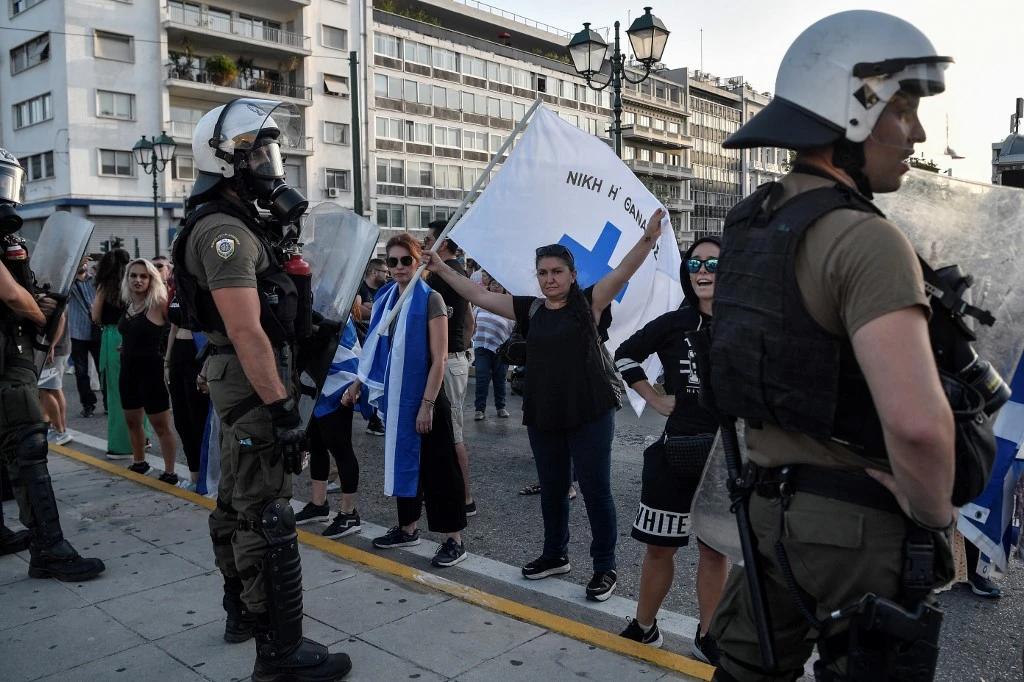 Entrée en vigueur de la vaccination obligatoire en Grèce: dix employés d'une maison de retraite suspendus