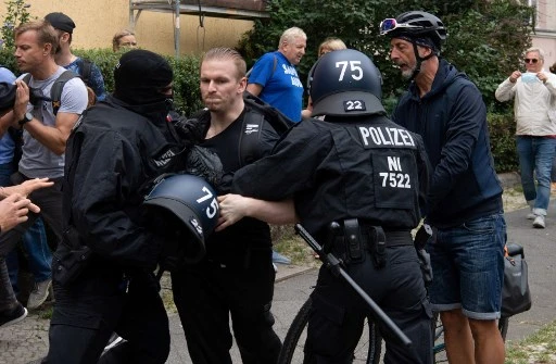 Allemagne: échauffourées à Berlin lors de manifestations anti-restrictions