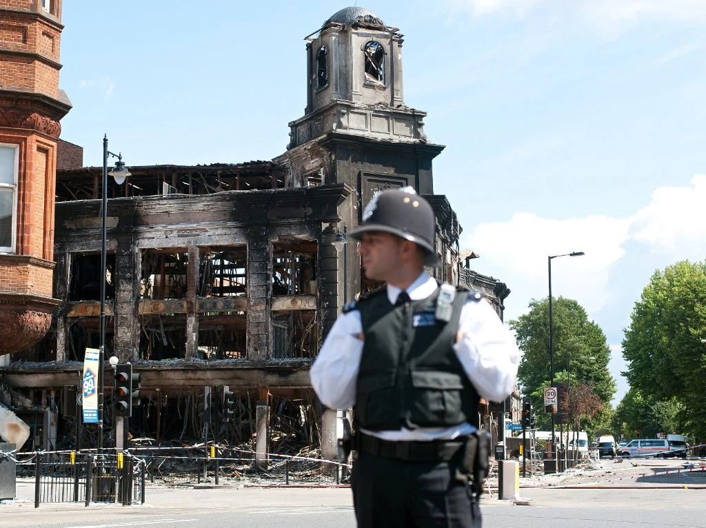 Dix ans après les émeutes de Londres, une fracture béante entre police et minorités