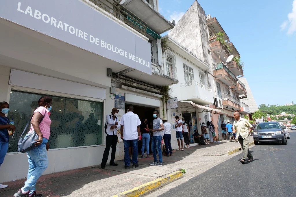 Covid: situation «extrêmement grave» dans les Antilles françaises