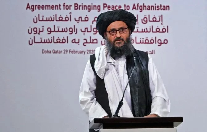 Le cofondateur des talibans à Kaboul où l'évacuation se poursuit dans le chaos