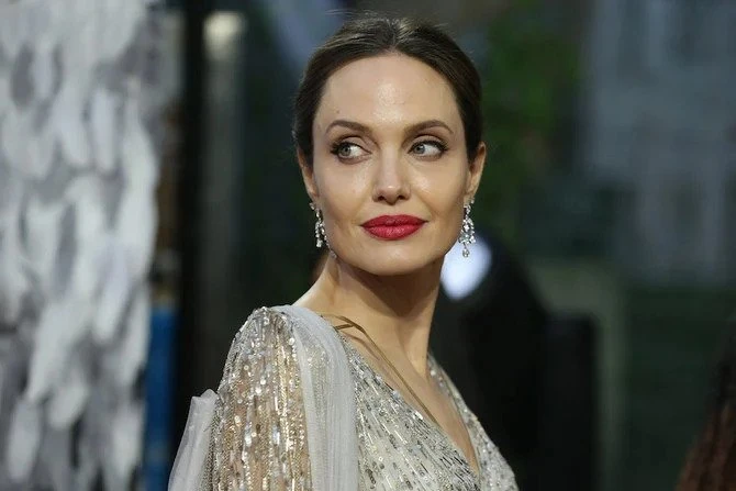 Angelina Jolie fait ses débuts sur Instagram avec une lettre d'une fille afghane