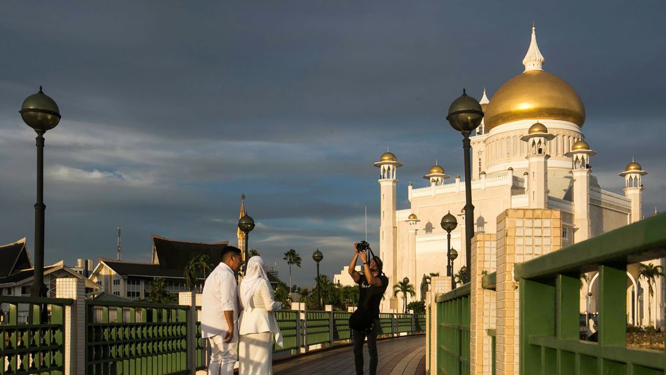 Le Brunei serre la vis après les premiers cas locaux de Covid en 15 mois