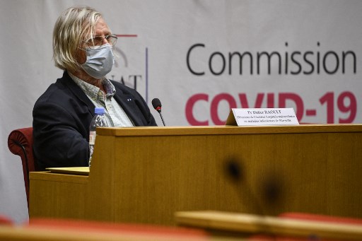 Didier Raoult «a pu créer ces phénomènes» de rejet du vaccin selon Macron