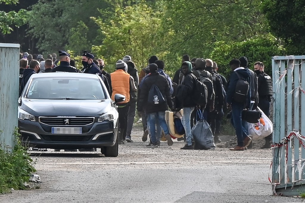 France: De Calais à Paris, pas d’embellie pour les migrants