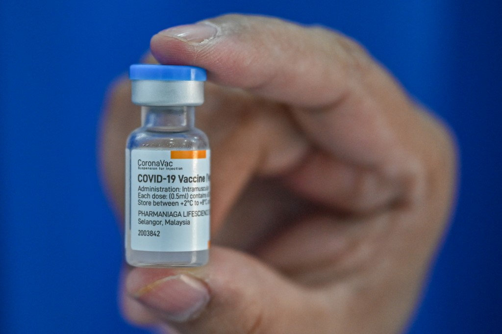 Covid-19: les vaccins chinois en partie reconnus pour le pass sanitaire