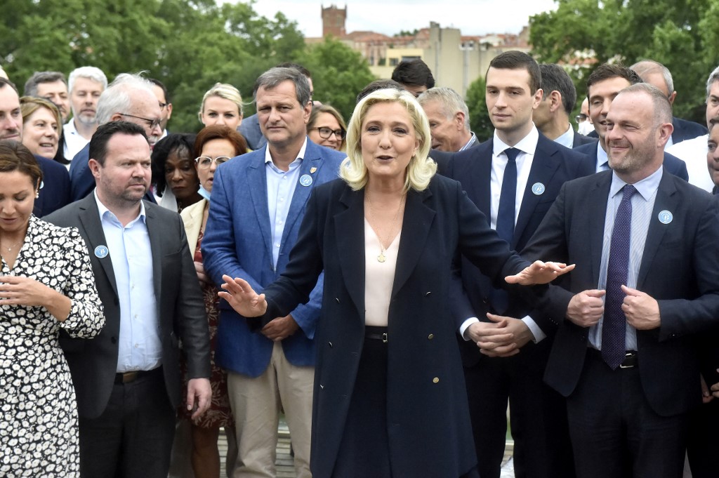 Autour de Marine Le Pen, un préfet, des nouveaux et des fidèles