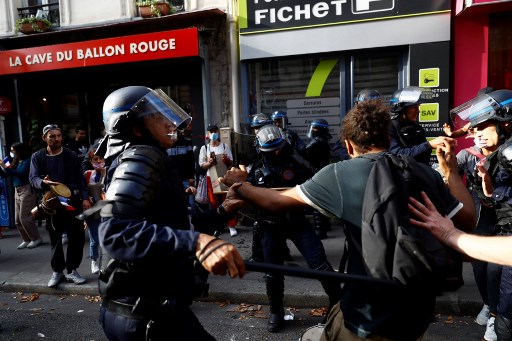 Macron veut «un contrôle indépendant» de l'action des forces de l'ordre