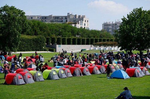 Paris: Le camp de migrants devant la préfecture d'Ile-de-France évacué