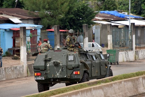 Guinée: des putschistes affirment avoir capturé le président Condé, confusion à Conakry