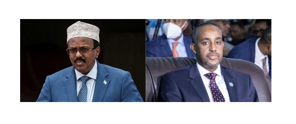 Le président somalien Mohamed Abdullahi Mohamed et le Premier ministre Mohamed Hussein Roble (Photo, AFP)