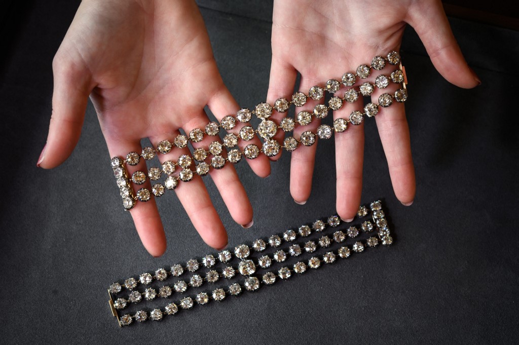 Deux bracelets de Marie-Antoinette aux enchères à Genève