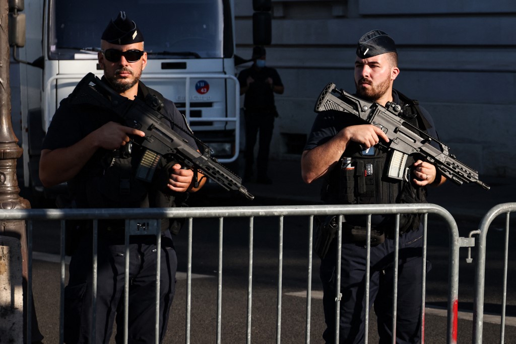«Il faut qu'on y aille»: au procès du 13-Novembre, le premier policier dans l'enfer du Bataclan