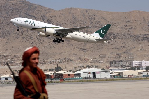 Les talibans exhortent les compagnies aériennes à reprendre leurs vols vers l'Afghanistan