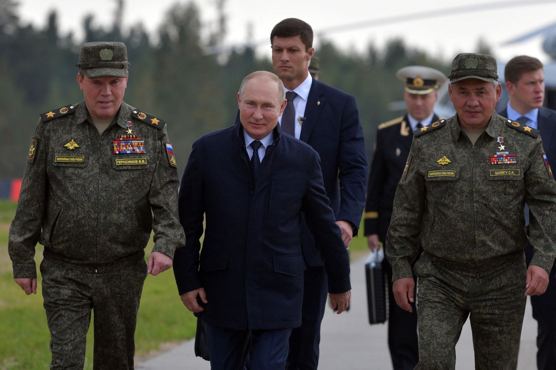 Prisonnier, sosie, apparatchik... Cinq nuances de candidats aux élections russes