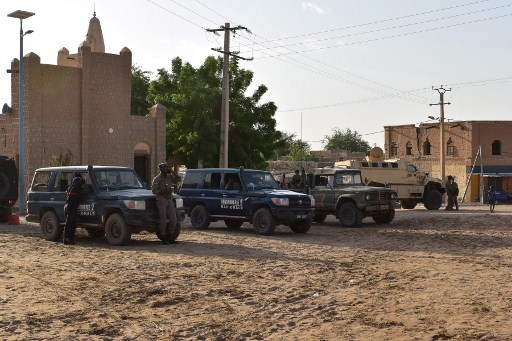 Centre du Mali: quatre militaires tués par un engin explosif, selon l'armée