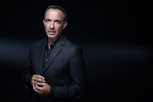 L'animateur de télévision franco-grec Nikos Aliagas lors d'une séance photo à Paris, le 16 septembre 2021 (Photo, AFP)