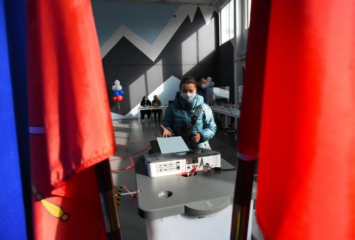 Les Russes aux urnes pour les législatives, les consignes de vote de Navalny bloquées