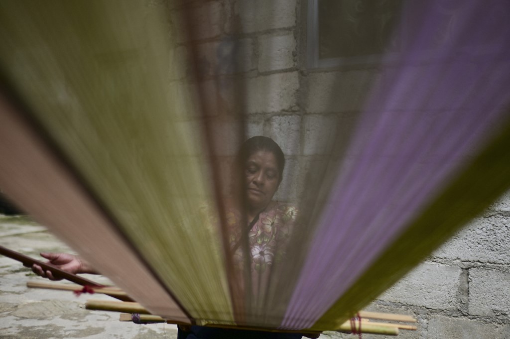 Mexique: la lutte des tisserandes indigènes pour leurs créations