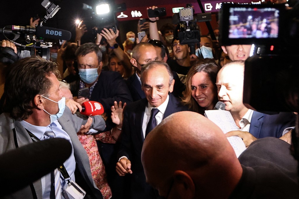 Présidentielle: après les écolos, débats Mélenchon/Zemmour et Darmanin/Pécresse
