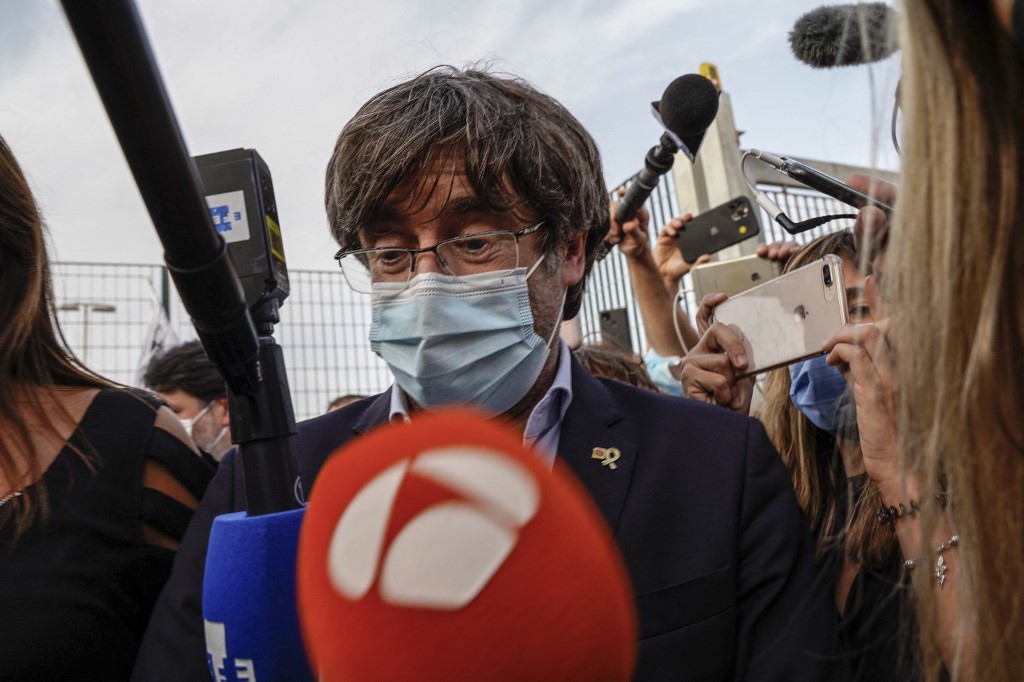L'ex-président régional catalan en exil Carles Puigdemont, le 24 septembre 2021 à Sassari, sur l'île de Sardaigne, en Italie. (AFP)
