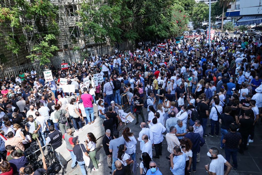 Explosion de Beyrouth : Les familles des victimes protestent après la suspension du juge