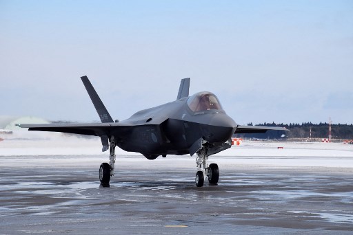 Avions de combat: la France dément avoir annulé un rendez-vous avec le président suisse