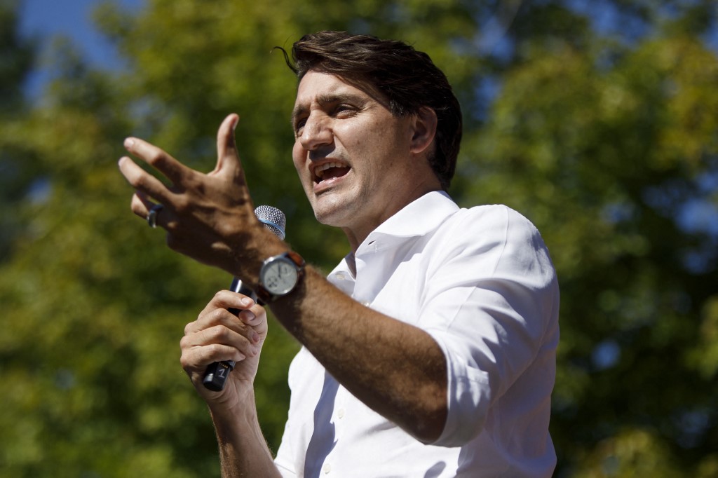 Le Canada aux urnes, l'avenir politique de Justin Trudeau en jeu