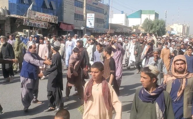 Des milliers de personnes manifestent contre les talibans à Kandahar après des expulsions