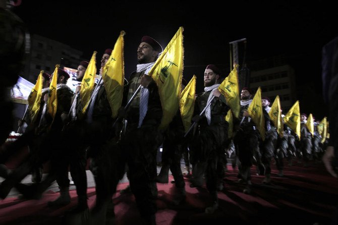 Au milieu des crises libanaises, le Hezbollah est martelé de critiques