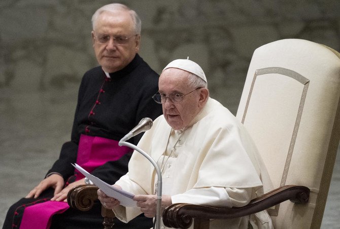 Le pape apaise la polémique suscitée par ses commentaires sur la Torah