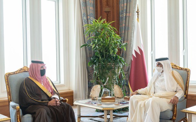 L'émir du Qatar reçoit le ministre saoudien de l'Intérieur