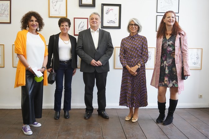 L'artiste émiratie Aisha Juma participe à l'exposition Beyond Belief en Allemagne