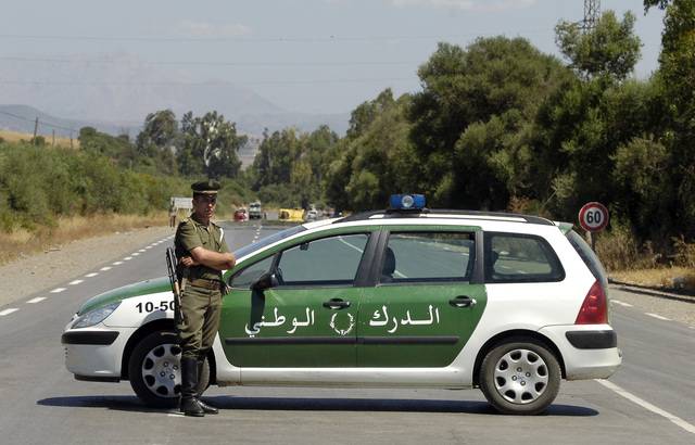 Algérie: 13 morts dans un spectaculaire accident de la route