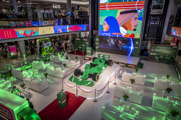 La plus grande construction en briques LEGO au monde d'une voiture de Formule 1 exposée au Red Sea, Djeddah