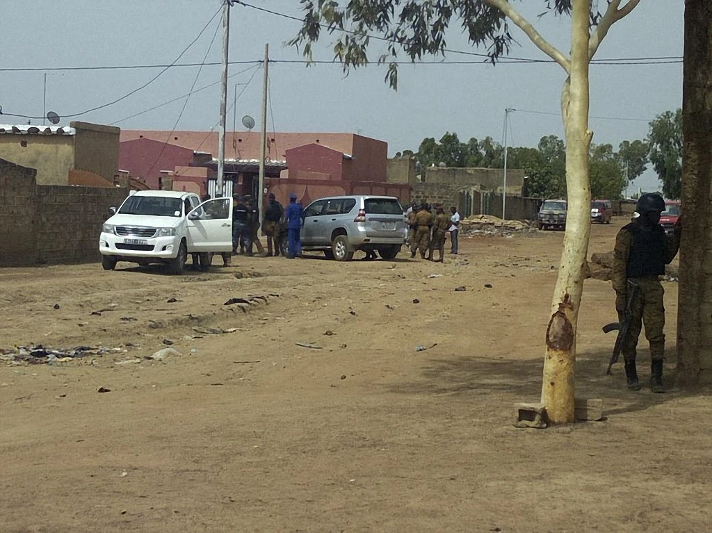 Est du Burkina: au moins quatre gendarmes tués dans l’attaque de dimanche, selon un nouveau bilan