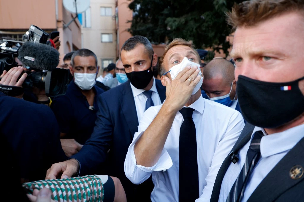 Macron fait la rentrée à Marseille et dévoile son plan d'urgence
