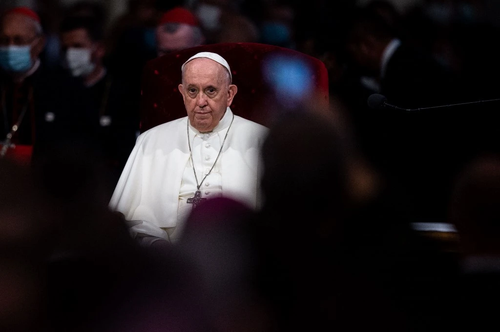 Slovaquie: le pape rencontre les Roms au coeur d'une des régions les plus pauvres d'Europe