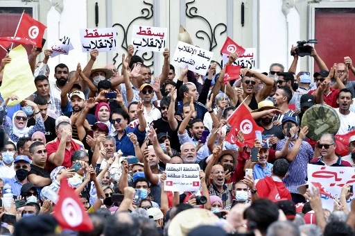 Manifestation à Tunis contre le coup de force de Saïed