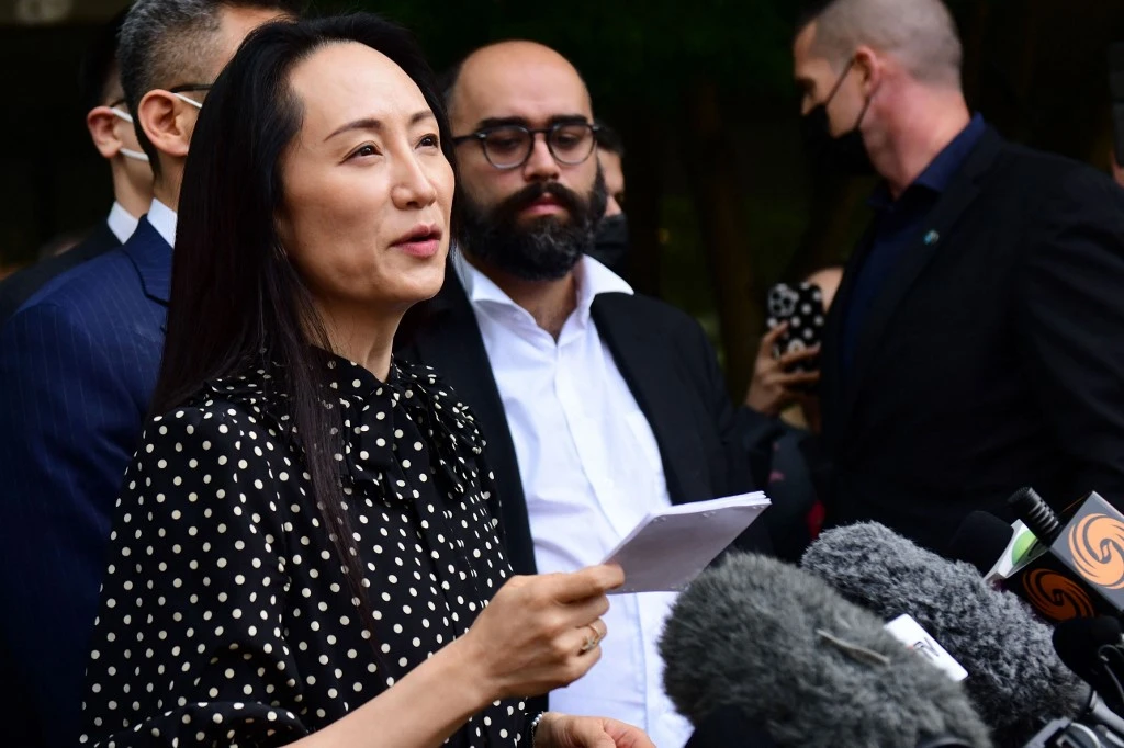 Fin d'une saga: la dirigeante de Huawei quitte le Canada, deux Canadiens libérés en Chine