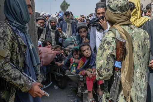 À la frontière pakistanaise, les talibans bloquent l'exode des Afghans