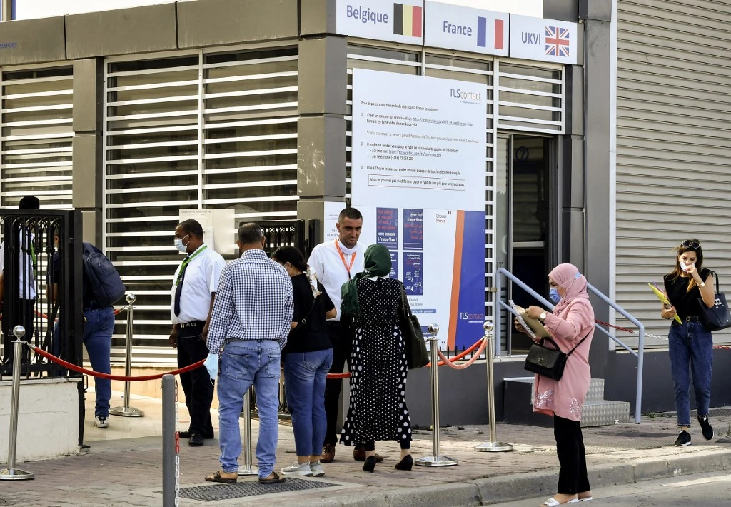 Paris dégaine l’arme des visas contre le Maghreb