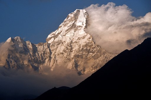 Avalanche au Népal: trois alpinistes français portés disparus