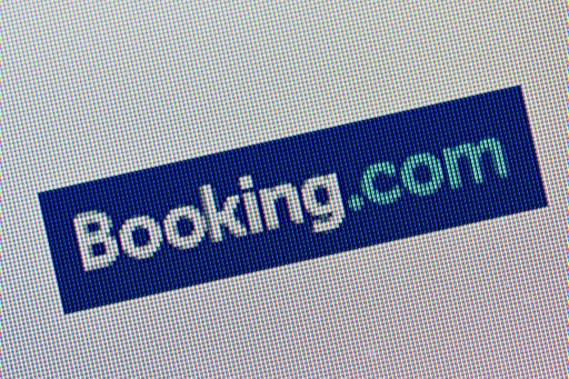 La société Booking condamnée à une amende de 1,2 million d'euros pour non-respect du code du tourisme