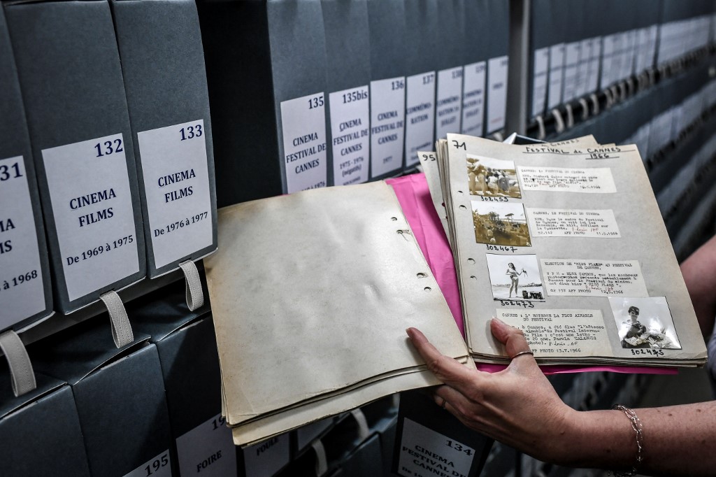 Première vente aux enchères de photos de l'Agence France-Presse