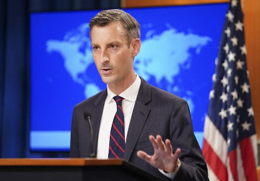 Le porte-parole du département d'État américain, Ned Price, tient un point de presse sur l'Afghanistan au département d'État à Washington, DC, le 16 août 2021 (Photo, AFP)
