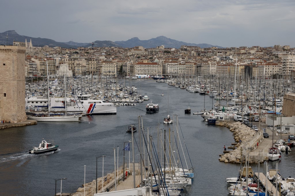 Pressée par Macron, la métropole Aix-Marseille-Provence fait sa mue à marche forcée