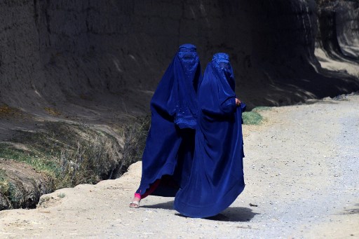 A Kandahar, des femmes résistent et travaillent, dans l'angoisse