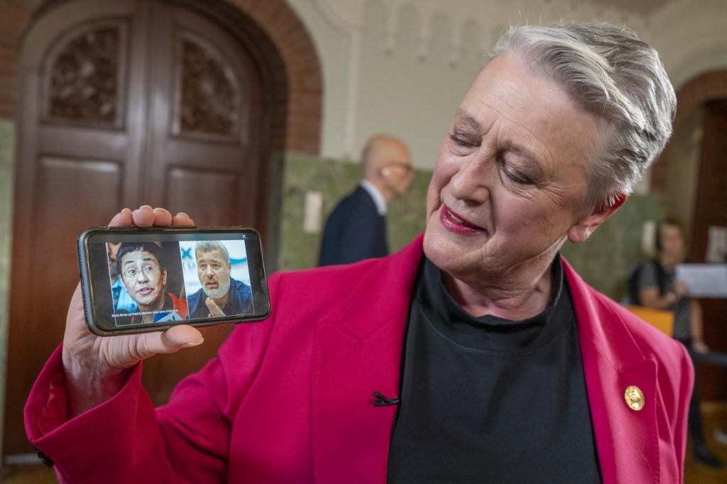 Le Nobel de la paix à deux journalistes champions de la liberté d'expression